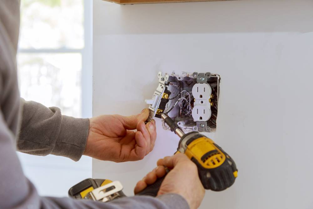 petits travaux électricité près de Mont-de-Marsan